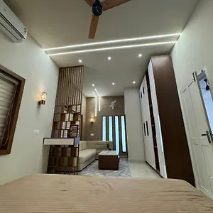 https://diamond-crest-manor.kerala-hotels.net