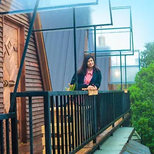 https://villa-hunters-wood-cabins.kandyhotelsnow.com